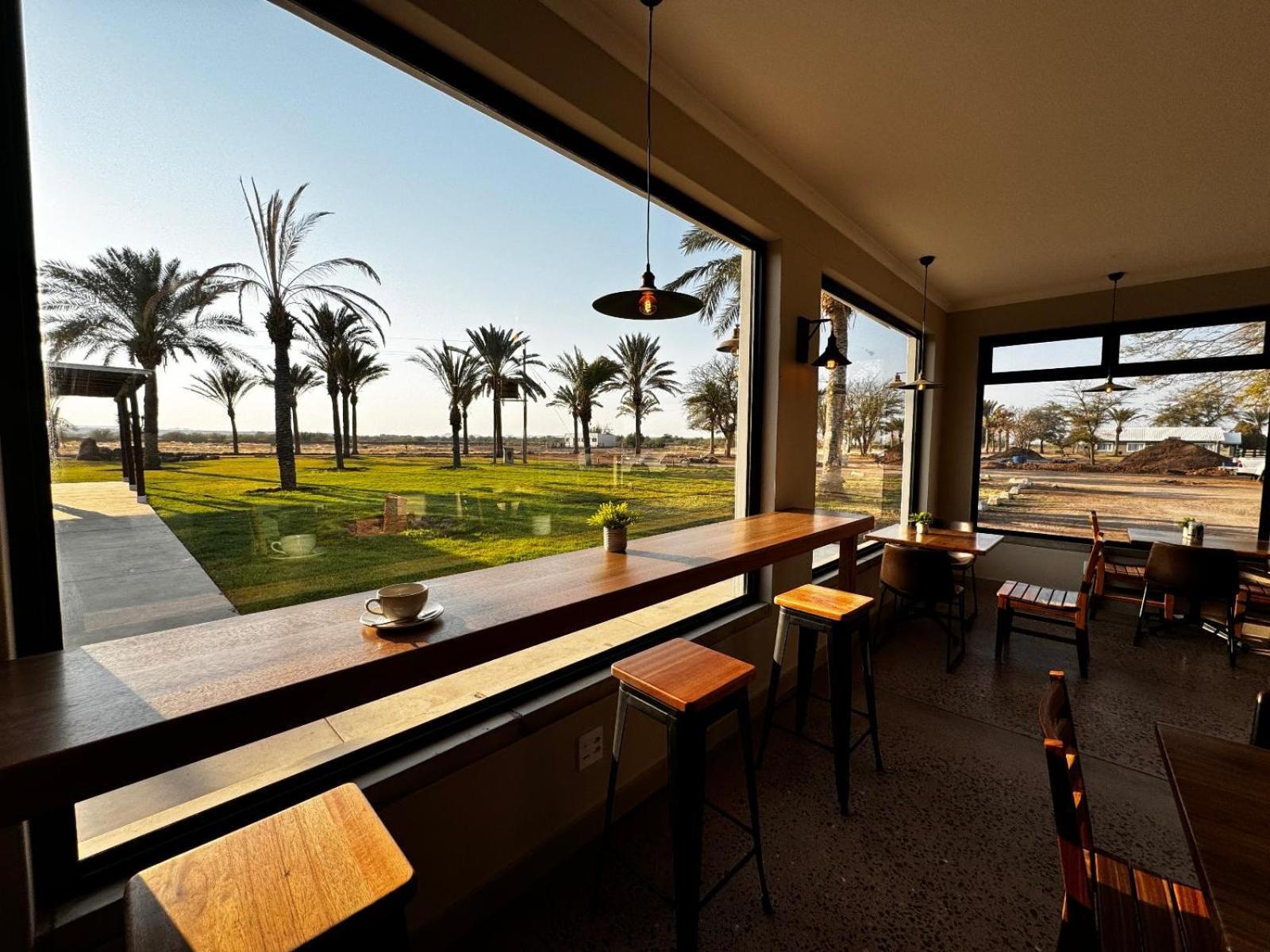 Flying Ostrich Guesthouse & Self-Catering Accommodation 마리엔탈 외부 사진
